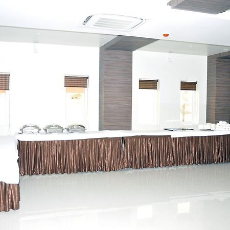Hotel Dolphin Sambalpur Zewnętrze zdjęcie